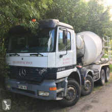 Камион бетон миксер Mercedes Actros 3240