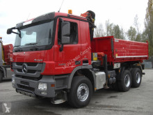 Camion tri-benne Mercedes 3355K 6X4 / KRAN