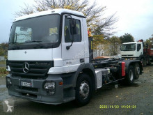 Camión Gancho portacontenedor Mercedes Actros 2532 NL