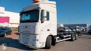 Kamión na prepravu kontajnerov DAF XF105 460