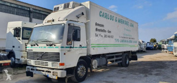 Camión Volvo FL7 frigorífico multi temperatura usado