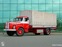 Scania ponyvával felszerelt plató teherautó L 110