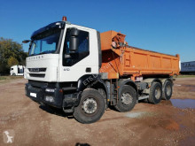 Iveco hátra és egy oldalra billenő kocsi teherautó Trakker 410