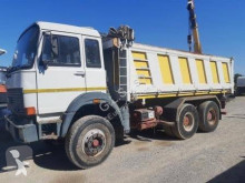 Camión volquete trilateral Iveco 330.36
