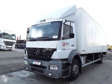 Camión furgón Mercedes Axor 1828