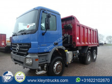 Camión volquete Mercedes Actros 3332