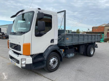 Camión volquete volquete trilateral Volvo FL 240