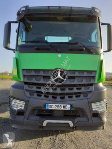 Camión Mercedes Arocs caja abierta usado