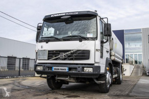Camion citerne hydrocarbures Volvo FL 615