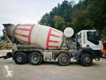 Camión hormigón cuba / Mezclador Iveco Trakker