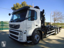 Camión caja abierta Volvo