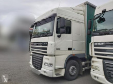 DAF függönyponyvaroló teherautó XF105 460