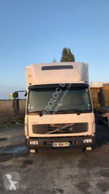 Грузовик Volvo FL12 220 холодильник монотемпературный б/у