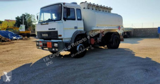 Грузовик цистерна Iveco Turbotech 190.26