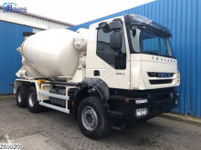 Ciężarówka Iveco Trakker 360 betonomieszarka używana