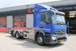 Ciężarówka do transportu kontenerów Mercedes Antos 2530