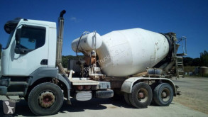 Camion béton Renault Kerax 300.26