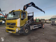 Camião estrado / caixa aberta estandar Volvo FE 300