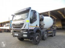 Camion béton toupie / Malaxeur Iveco Trakker