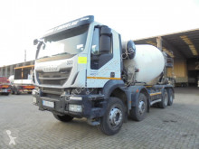 Iveco concrete mixer truck Trakker