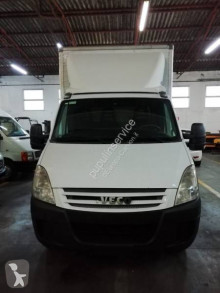 Fourgon utilitaire Iveco Daily 35C18