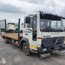 Camion plateau Volvo FL