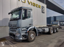 Camion plateau Mercedes Arocs