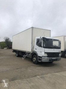 Camión furgón Mercedes Atego 1318
