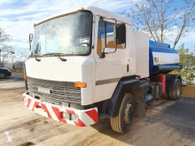 Camión cisterna hidrocarburos Nissan M 110.150