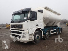 Camion citerne Volvo FM12