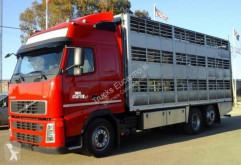 Camião transporte de animais Volvo