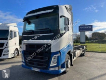 Kamión na prepravu kontajnerov Volvo FH13 500
