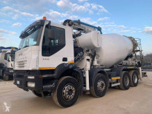 Iveco Trakker truck used concrete mixer + pump truck concrete