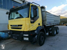 Camião Iveco Trakker 260 T 41 basculante usado