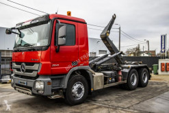 Kamión na prepravu kontajnerov Mercedes Actros 2641