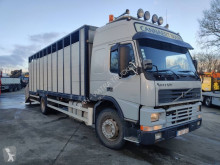 Volvo szarvasmarha-szállító teherautó FM7