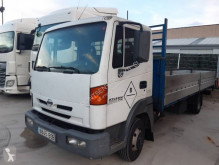 Camion plateau standard Nissan Atleon 140.80