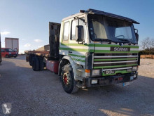 Camión Scania H 93H250 caja abierta teleros usado