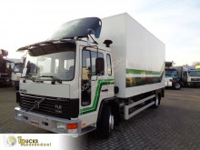 Camión remolque para caballos Volvo FL 611