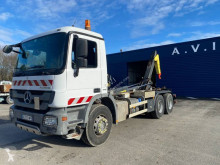 Camión Gancho portacontenedor Mercedes Actros 2636