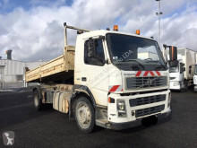 Camión Volvo FM 260 volquete volquete trilateral usado