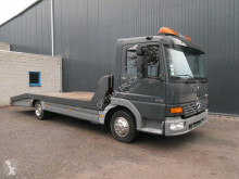 Kamión kamión na prepravu vozidiel Mercedes Atego 815