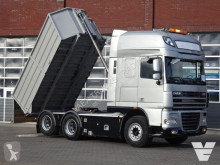 Vrachtwagen DAF XF105 tweedehands kipper