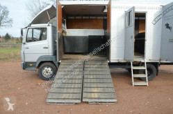 Mercedes livestock trailer truck 814 Pferdetransporter