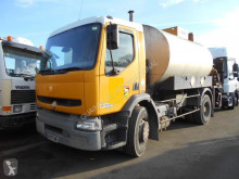 Vrachtwagen Renault Midlum 300 tweedehands tank koolwaterstoffen