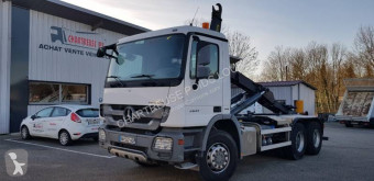 Camión Gancho portacontenedor Mercedes Actros 2641
