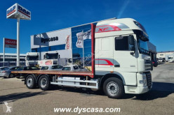 Camión caja abierta transporta paja DAF XF105 FAN 510