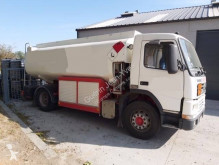 Camión Volvo FM7 250 cisterna hidrocarburos usado