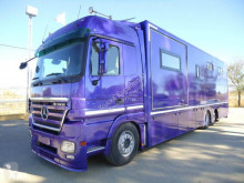 Vrachtwagen Mercedes tweedehands vee aanhanger