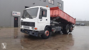 Camión Volvo FL7 volquete usado